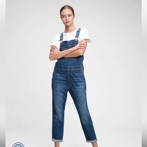 GAP Slouchy Relaxed Overall in Medium Washwell Denim size medium